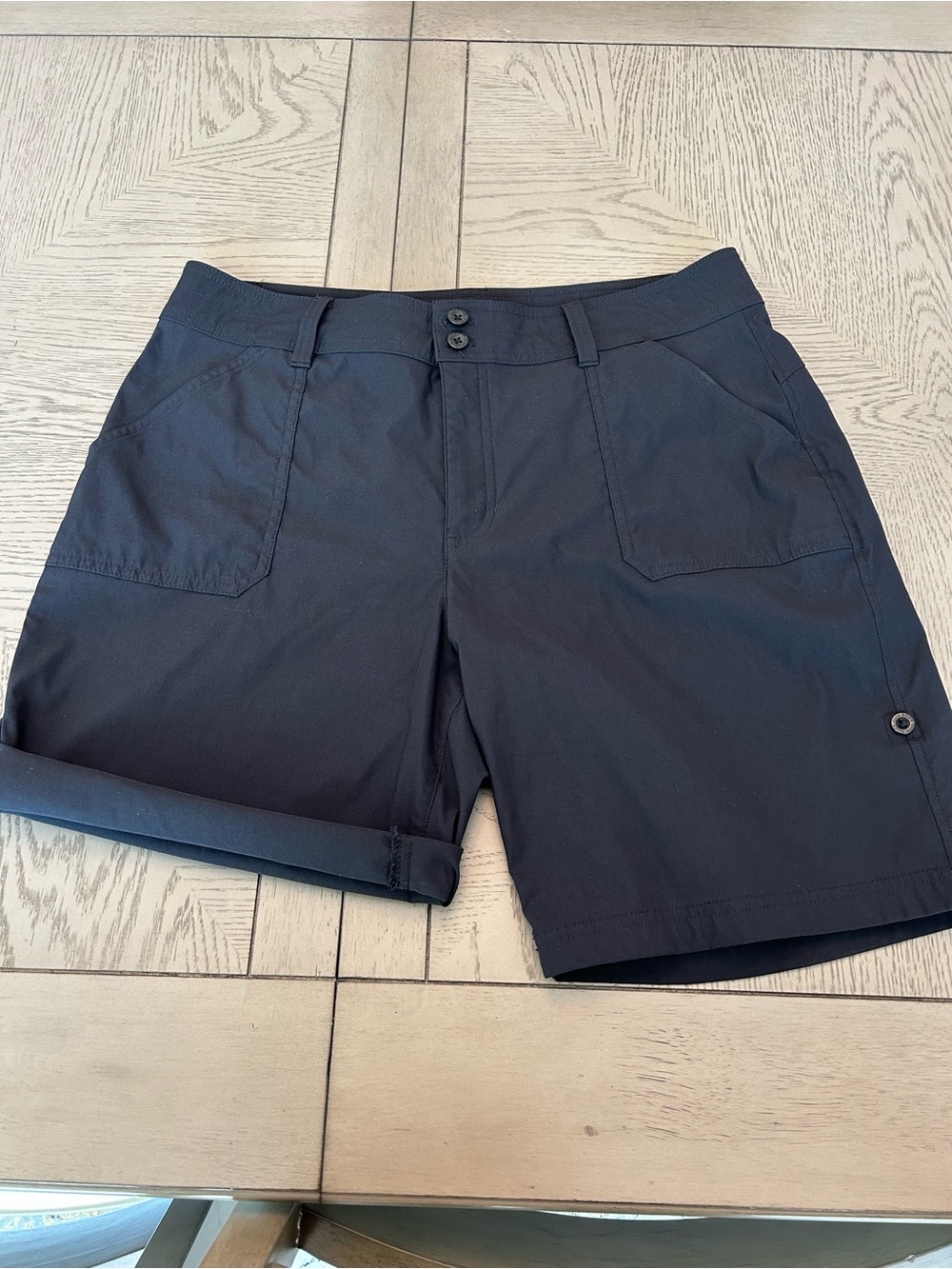 Eddie Bauer Roll-Cuff Hybrid Shorts Black 14